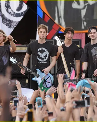 5 Seconds of Summer Mountain View